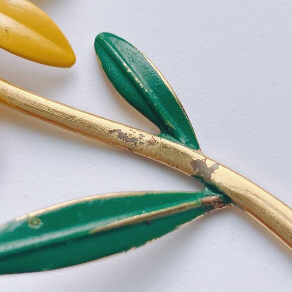 VTG Mid Century Brooch Earrings Set Enamel Daisy Yellow Clip On Earrings - Picture 7 of 11